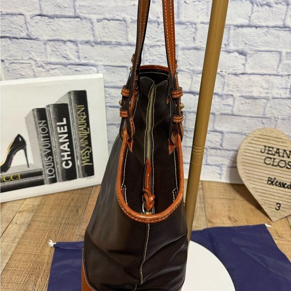 Dooney & Bourke Saffiano Leather Leisure Shopper - Picture 13 of 15